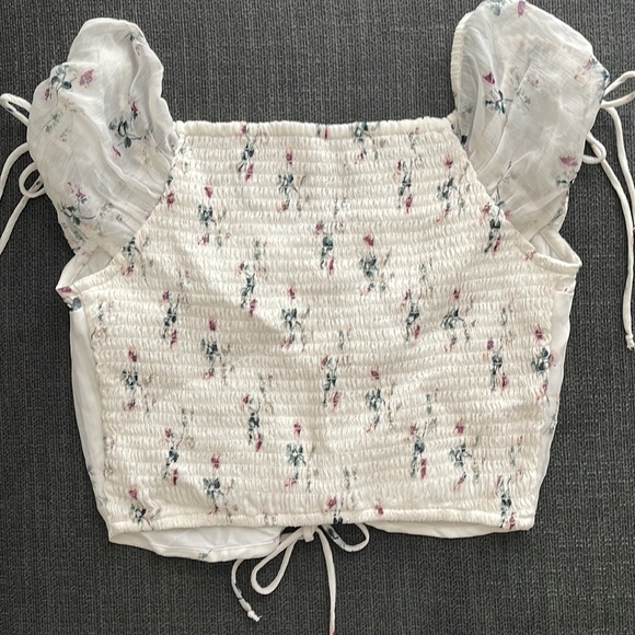 Abercrombie & Fitch floral top NWOT - Picture 3 of 3